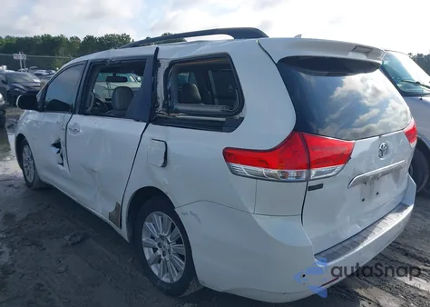2011 Toyota Sienna Limited V6 z USA, uszkodzony, nr VIN 5TDYK3DC8BS050454